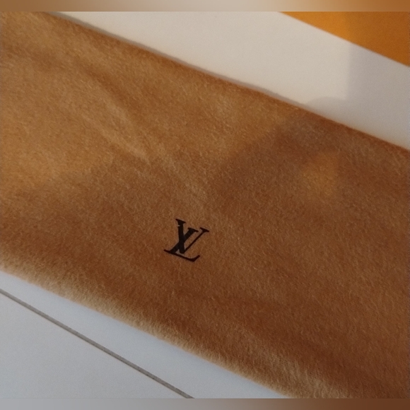 Louis Vuitton Dustbag for Crossbody or Large Clutch EUC SOLD SOLD SOLD SOLD SOLD - Picture 3 of 4